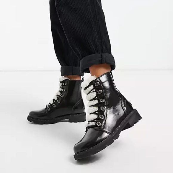 Sorel Shoes - Sorel Lennox Lace Cozy Patent Boots Size 7.5